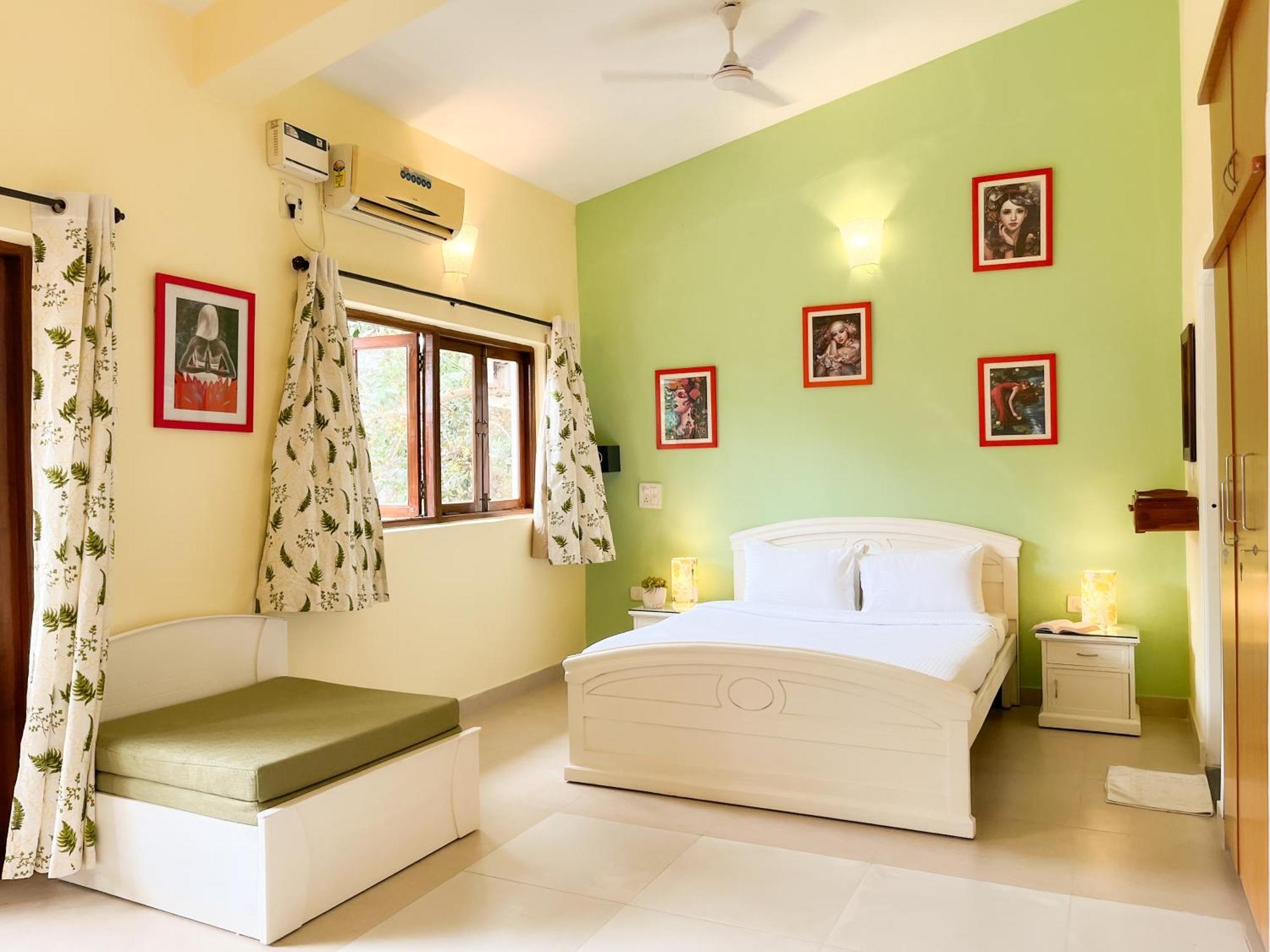 Rainforest - Casa Azure 5 Min Walk To The Beach Calangute Bagian luar foto